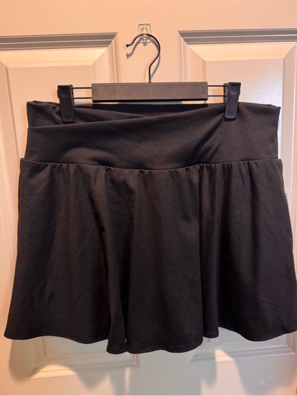 Old Navy Black Circle Skater Skort